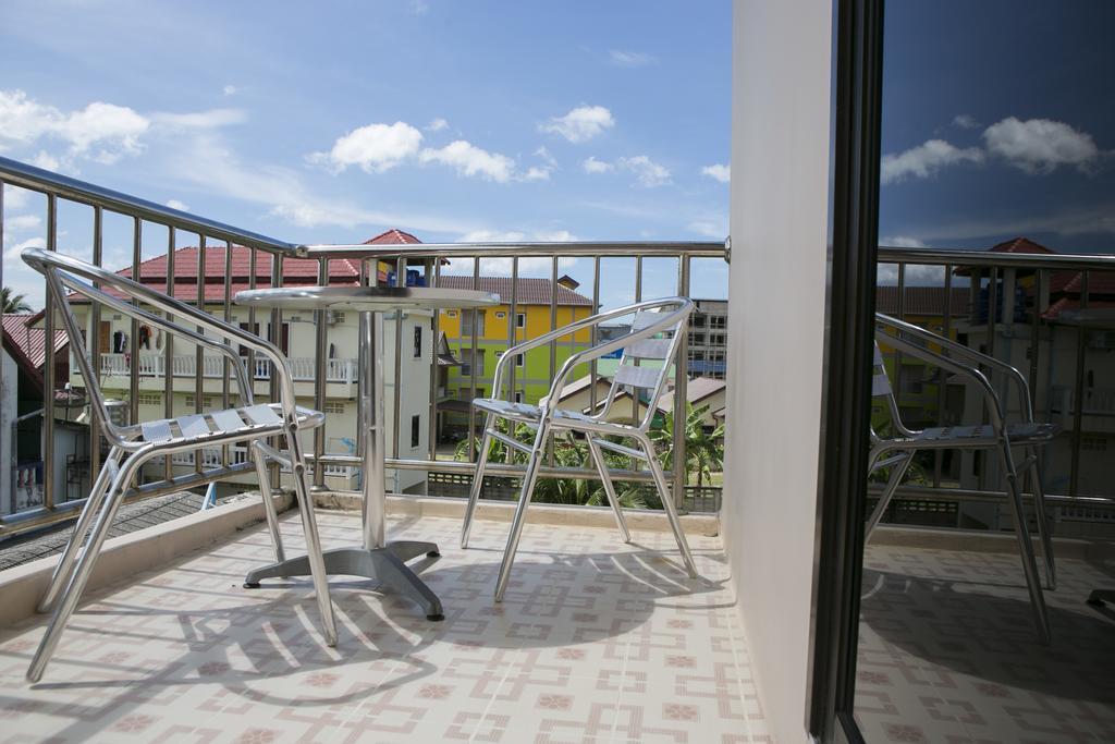 G&B Guesthouse Patong Esterno foto