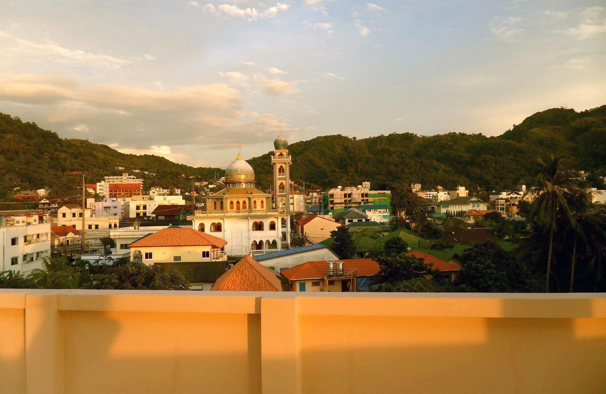 G&B Guesthouse Patong Esterno foto