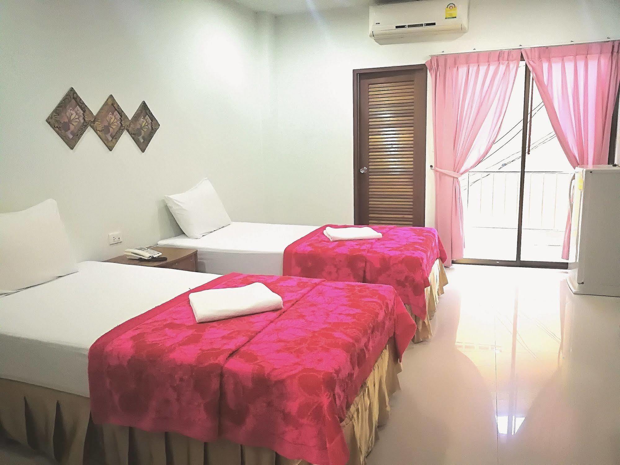 G&B Guesthouse Patong Esterno foto