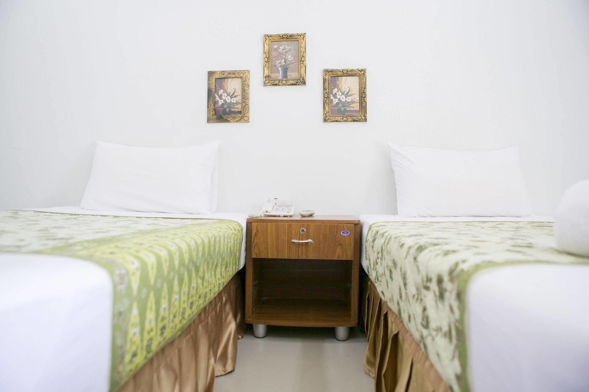 G&B Guesthouse Patong Esterno foto