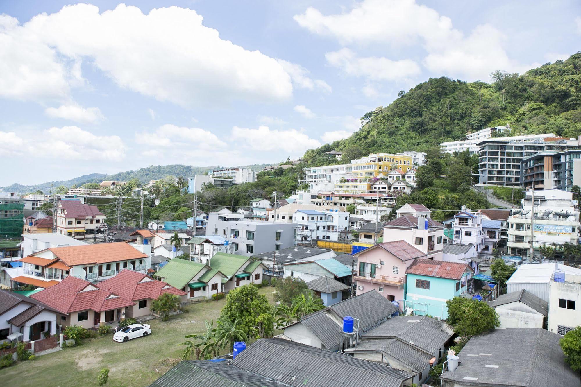 G&B Guesthouse Patong Esterno foto