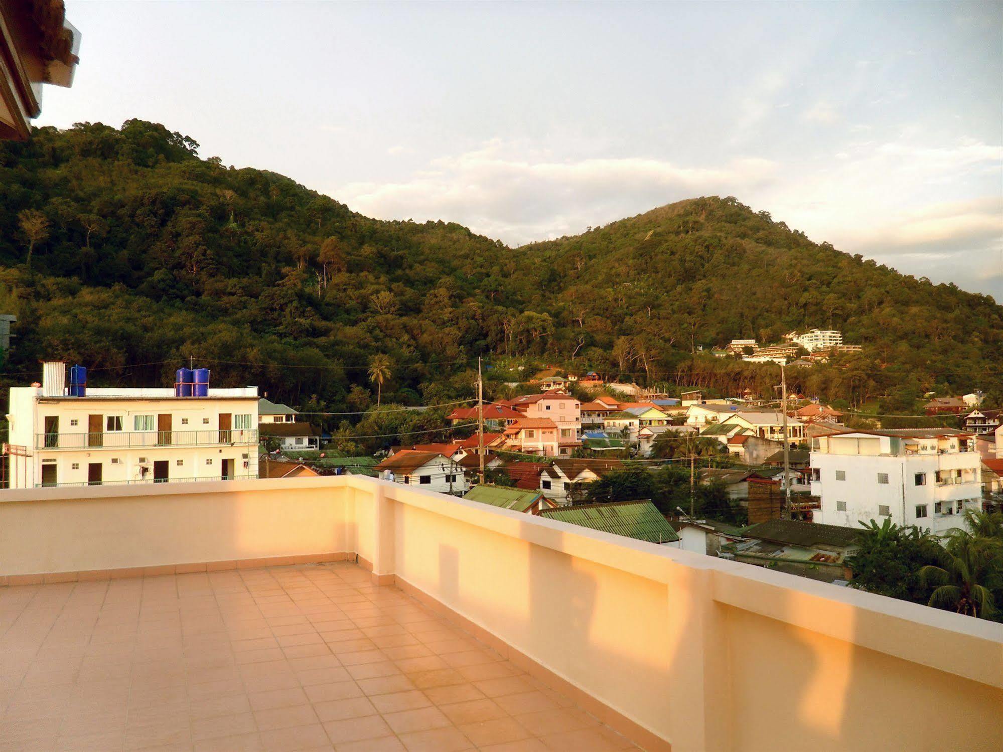 G&B Guesthouse Patong Esterno foto