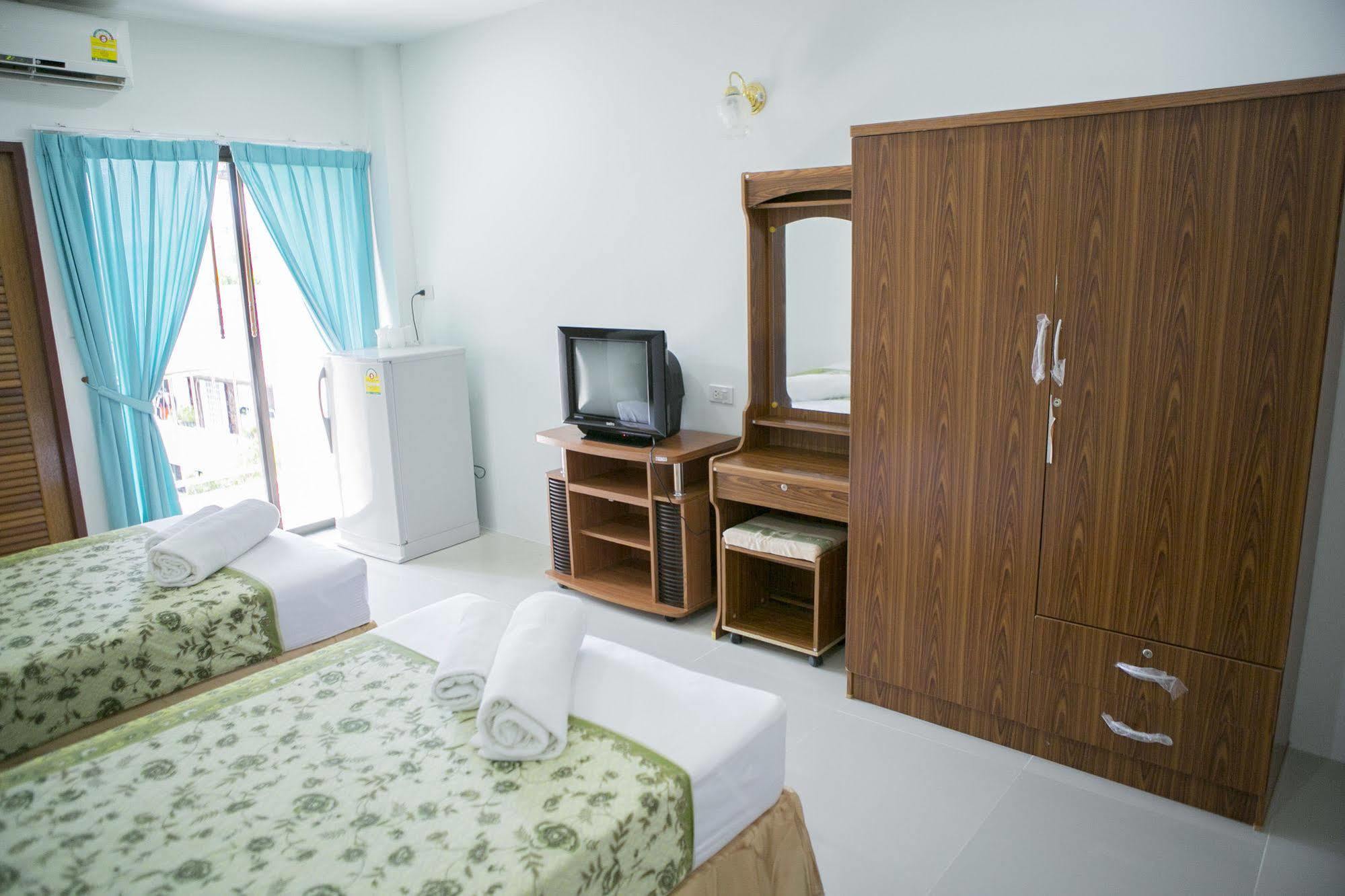 G&B Guesthouse Patong Esterno foto